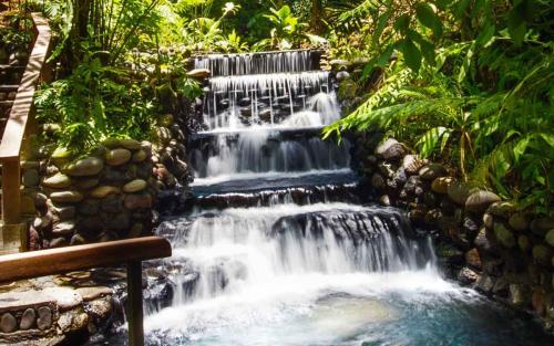 Hot-Springs-La-Fortuna-Arenal
